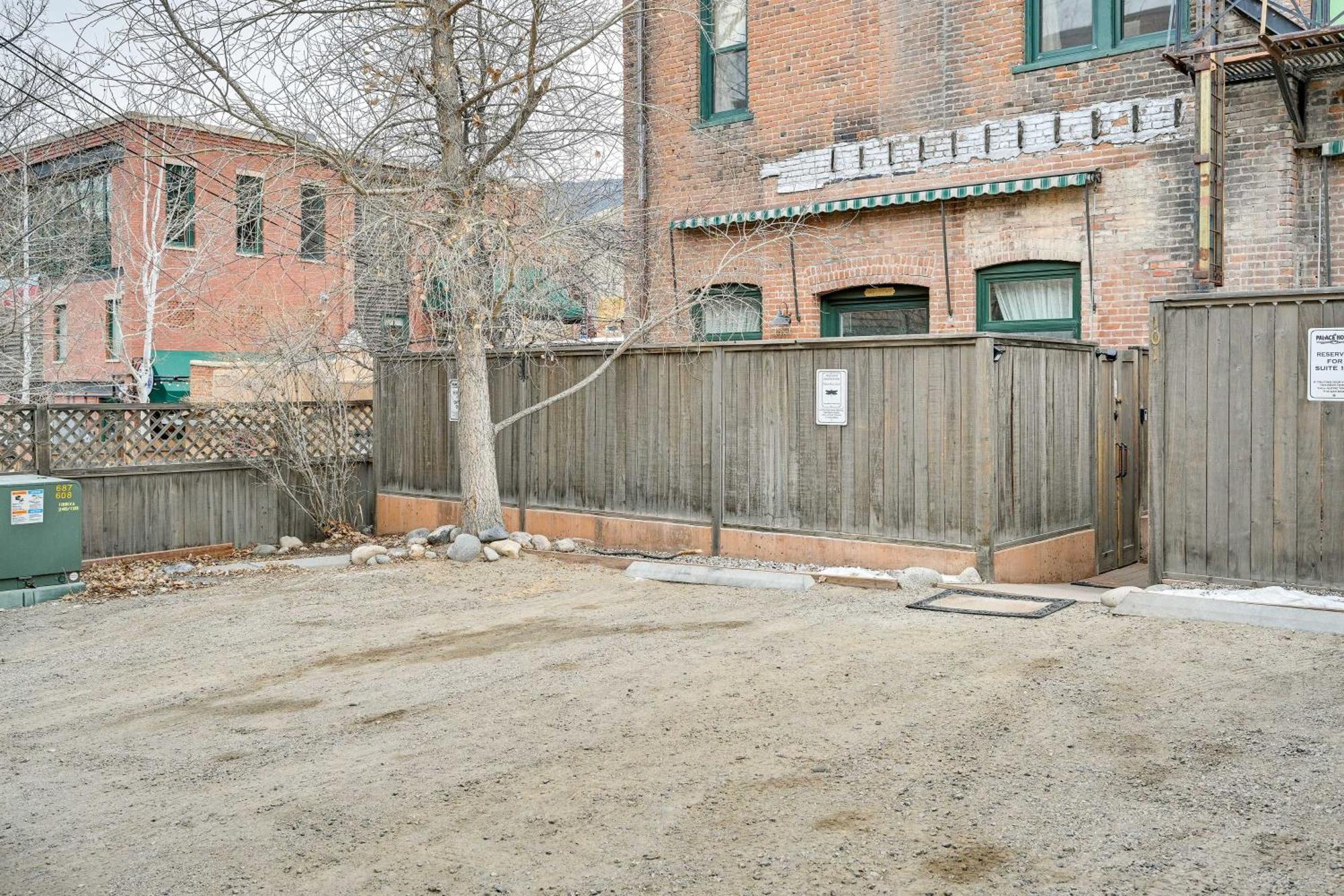 Historic Palace Loft With Reserved Parking Space! Salida Exterior photo
